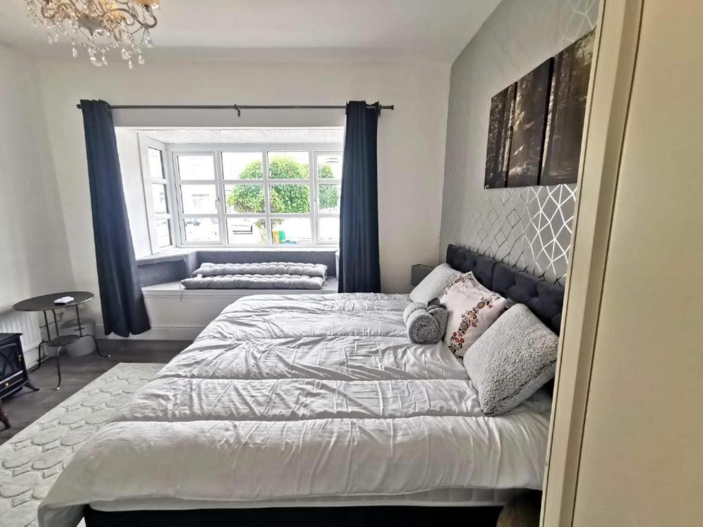 City Centre Room, Wifi, Share Facility Σουόνσι Εξωτερικό φωτογραφία