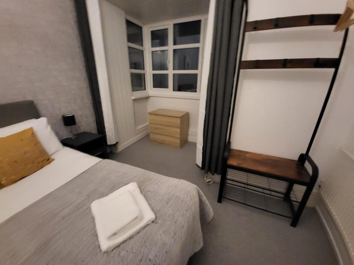 City Centre Room, Wifi, Share Facility Σουόνσι Εξωτερικό φωτογραφία