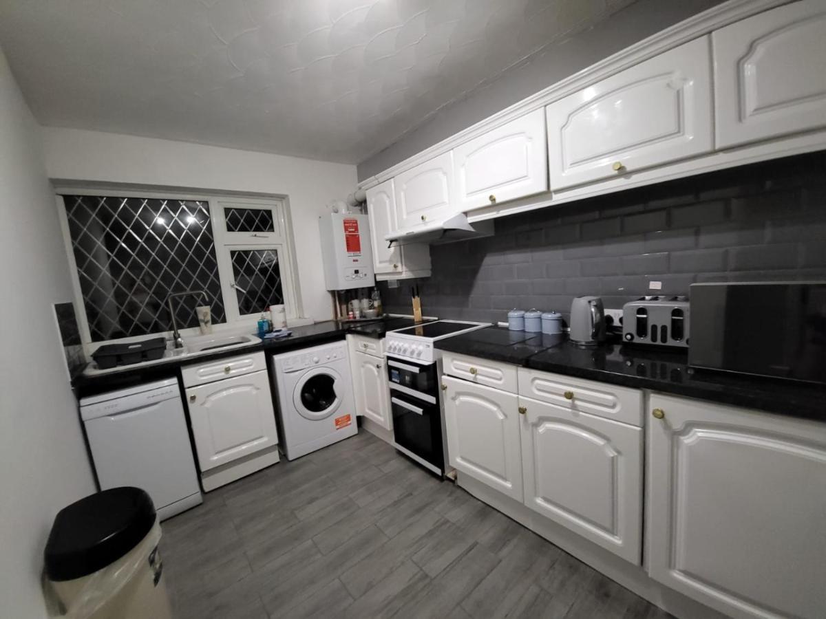 City Centre Room, Wifi, Share Facility Σουόνσι Εξωτερικό φωτογραφία